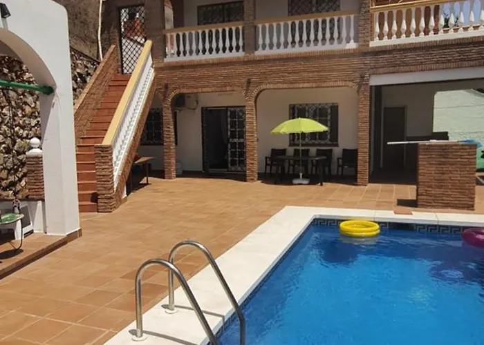 Uf Holiday Villa